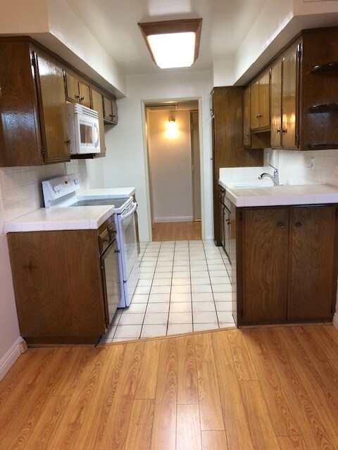 Foto del edificio - 5353 Yarmouth Ave