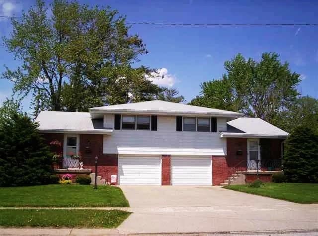 Building Photo - 224 Robinhood Ln
