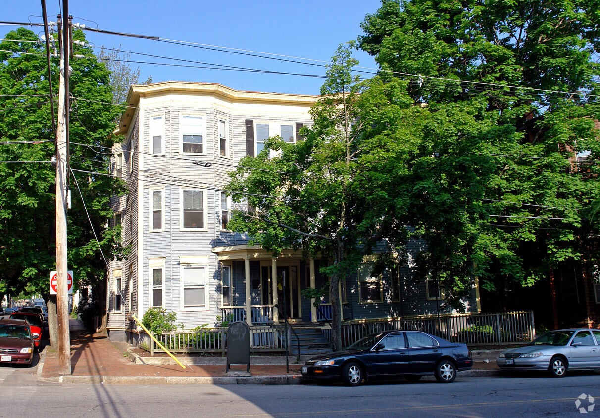 Primary Photo - 90 Mellen St