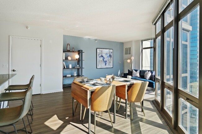 Foto del edificio - 357 N Desplaines St