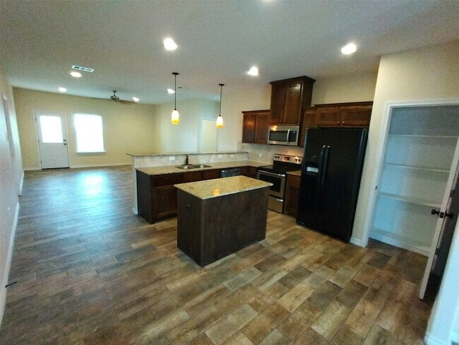 Foto del edificio - 4710 Henry St