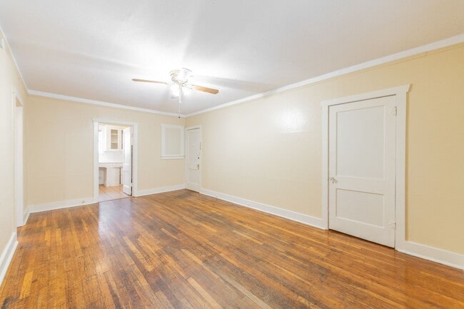 Building Photo - 631 E Ashby Pl
