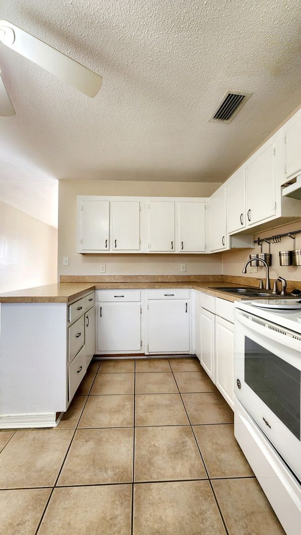 Foto del edificio - $500 bonus & Cozy 3 bed/1 bath home with s...