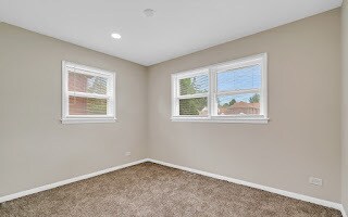 Building Photo - 617 W Kenilworth Ave