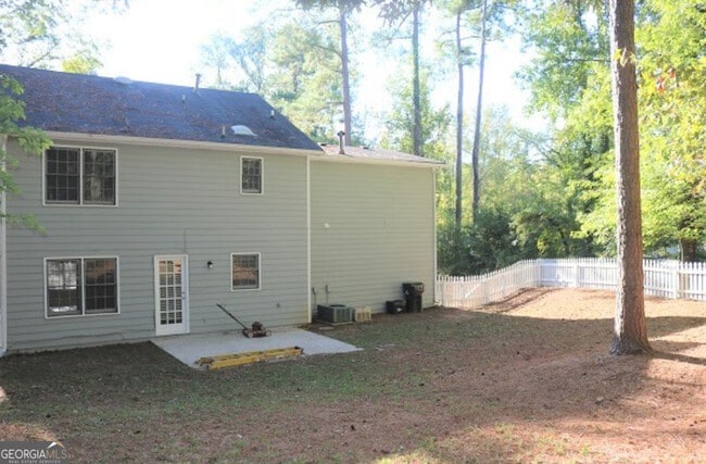 Building Photo - 102 Sauterne Way