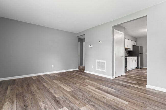 Building Photo - 2600 Mallard Ct