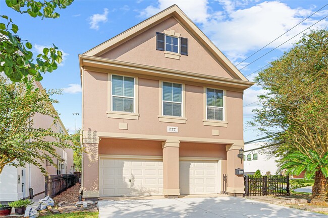 Building Photo - 112 White Dr