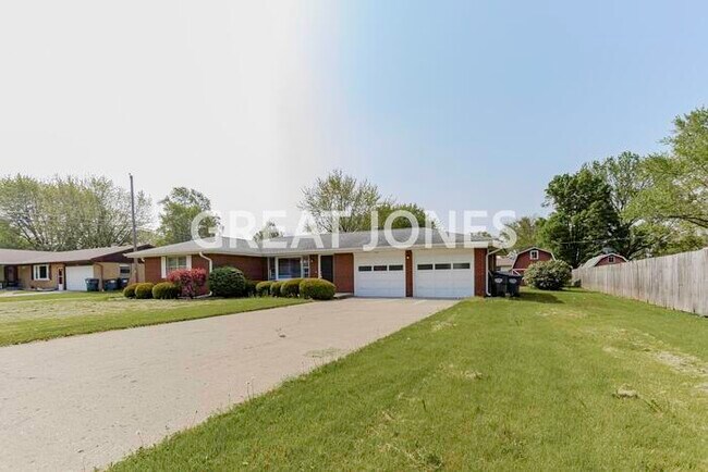 Foto del edificio - 2323 E 39th St