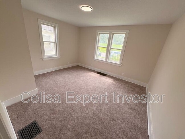 Foto del edificio - 805 Edgewater Ave