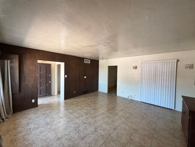 Foto del edificio - 4132 E Kings Rd