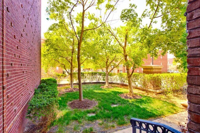 Foto del edificio - 226 Russell M.Perry Ave