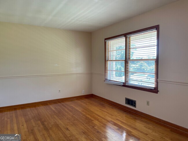 Building Photo - 5430 Huron Dr