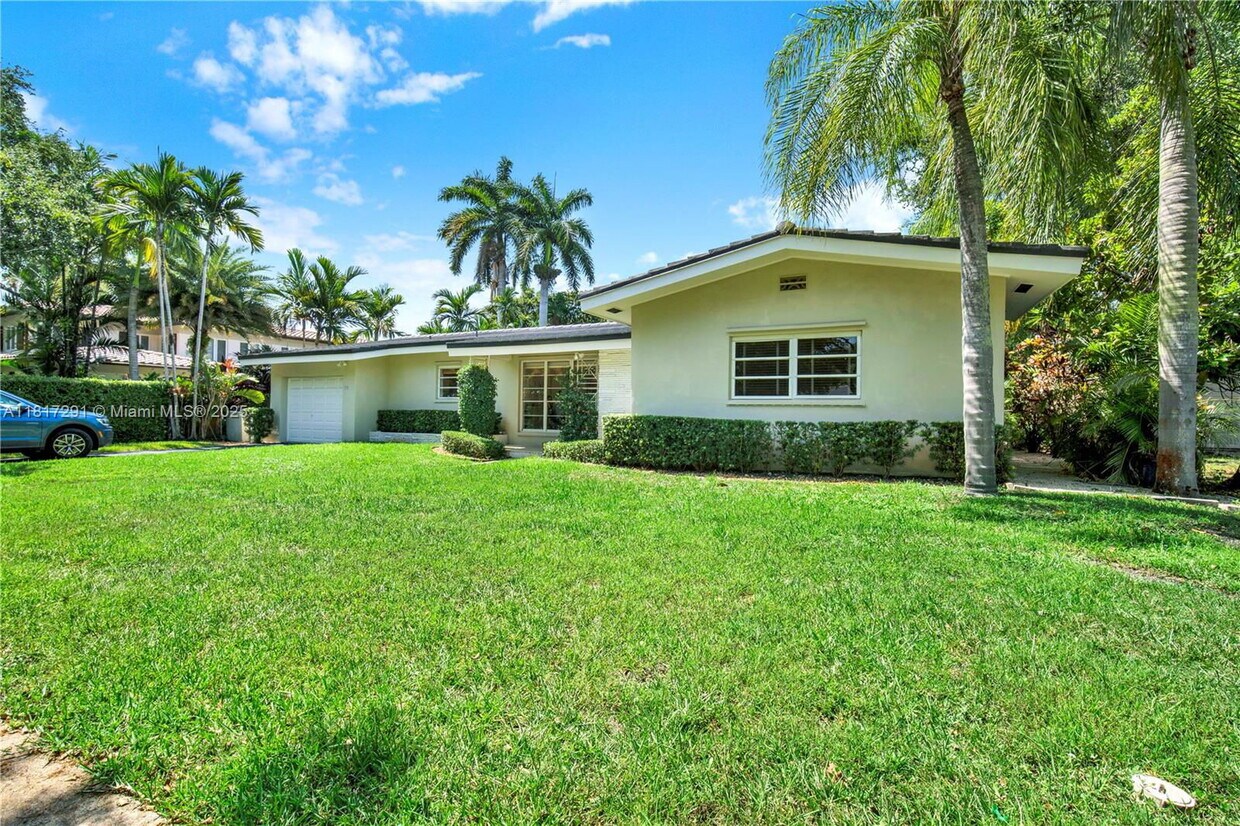 Photo - 535 Palermo Avenue Apt #SFH, Coral Gables, FL 33134 - 2 BR 2 BA Single-Family Home