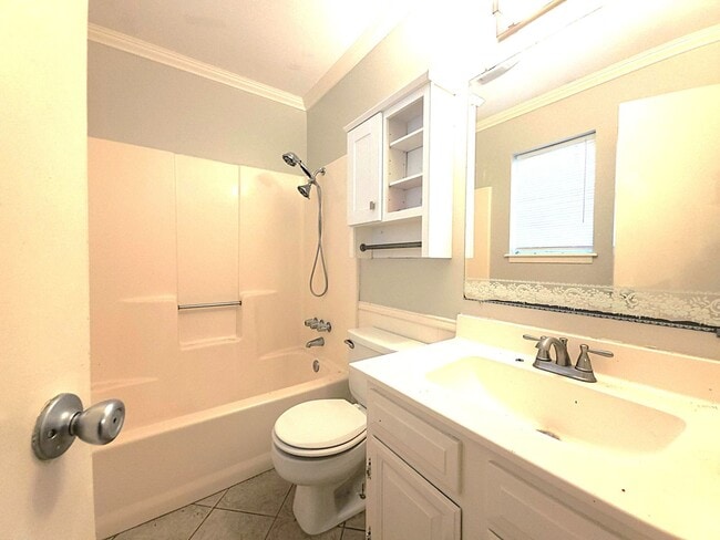 Foto del edificio - 308 Lakeview St