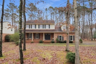 Building Photo - 227 Aspen Blvd