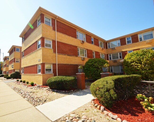 Building Photo - 1537 Harlem Ave