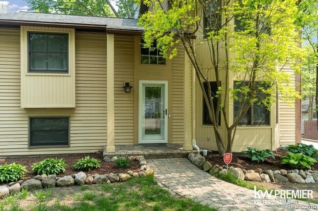 Building Photo - 4022 Hazelett Dr