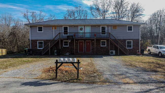 Building Photo - 120 Lake Dr