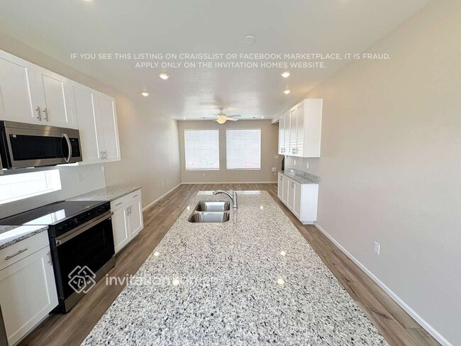 Building Photo - 3369 Streamwood Dr
