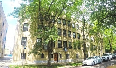 Building Photo - 2634 W Glenlake Ave