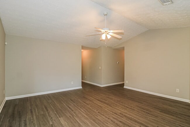 Building Photo - 20 Carver Dr
