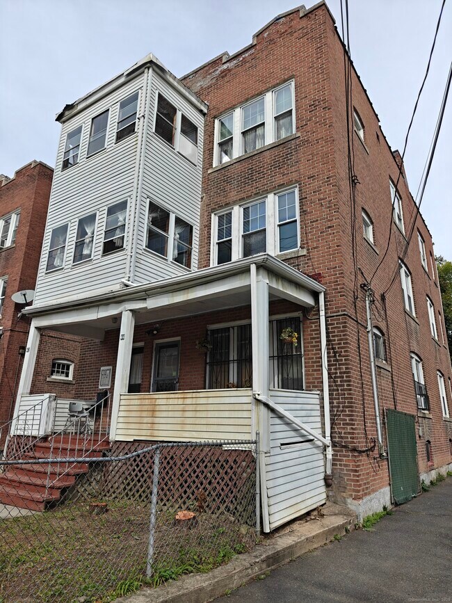 Building Photo - 42 Groton St