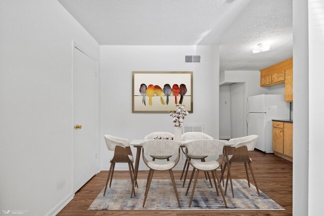 Foto del edificio - Townhomes @ Humboldt Village