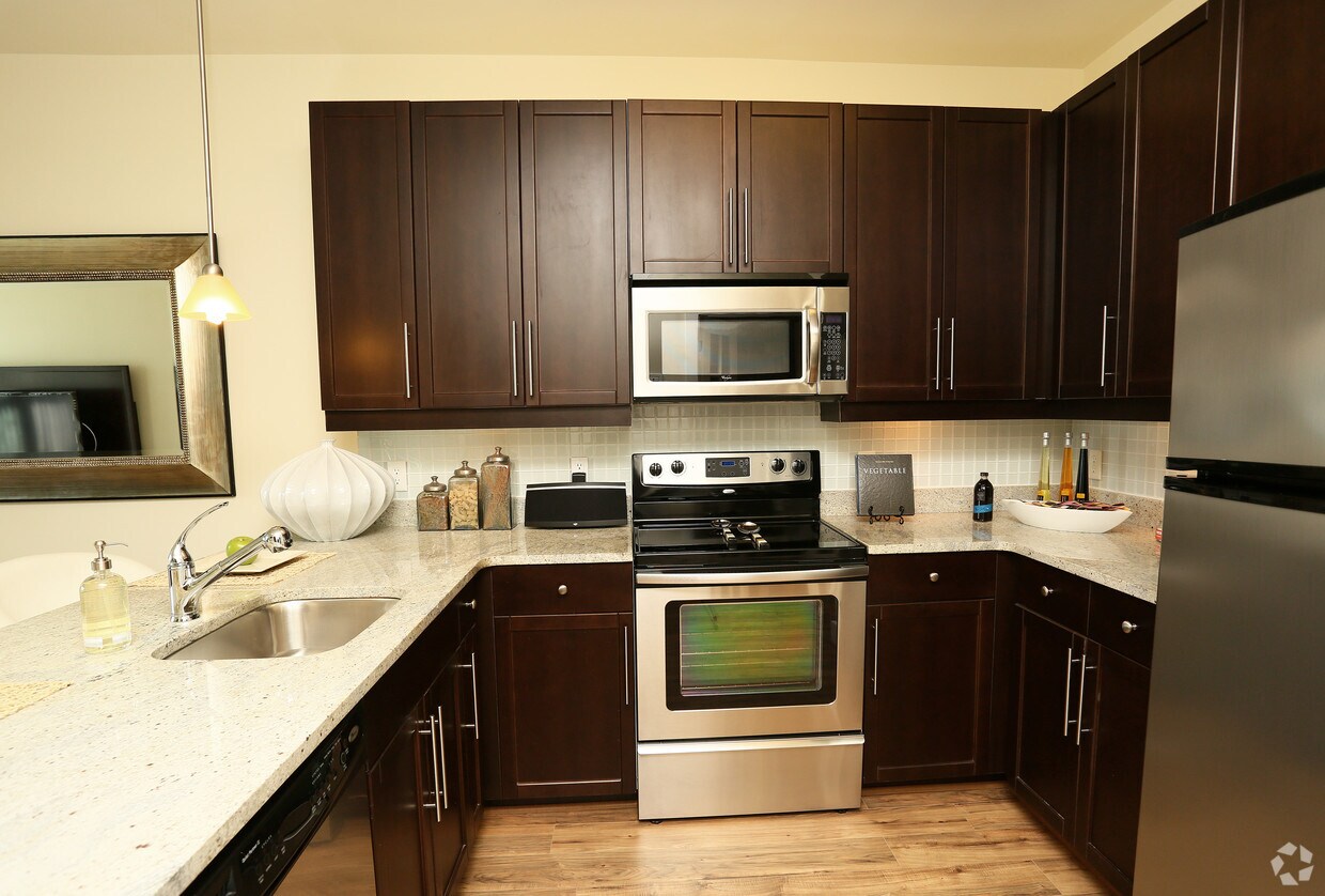 800 Carlyle Apartments Alexandria, VA