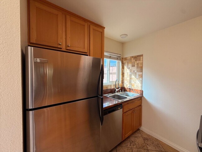 Foto del edificio - Updated 2BR/1.5BA Condo in Spring Valley A...