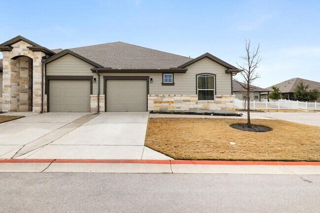 Building Photo - 1701 Logan Dr