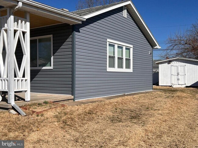 Foto del edificio - 1325 Fuselage Ave