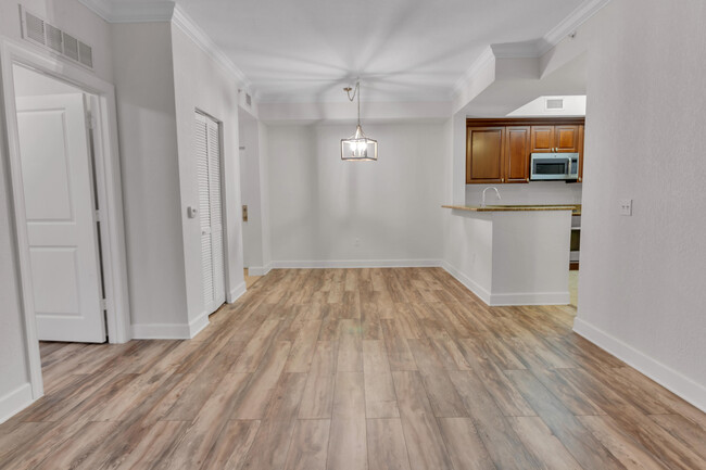 Foto del edificio - 1660 Renaissance Commons Blvd