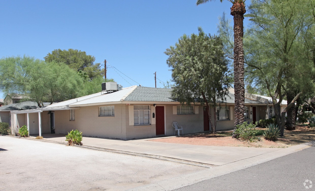 Building Photo - 3636 E Verde Ln