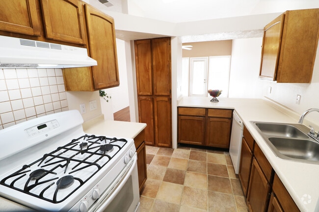 Foto del edificio - 1/2 OFF FIRST MONTHS RENT