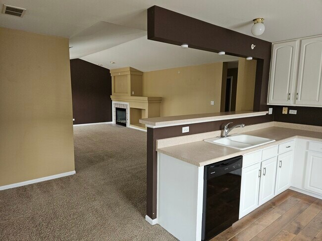 Building Photo - 2243 Rockefeller Dr