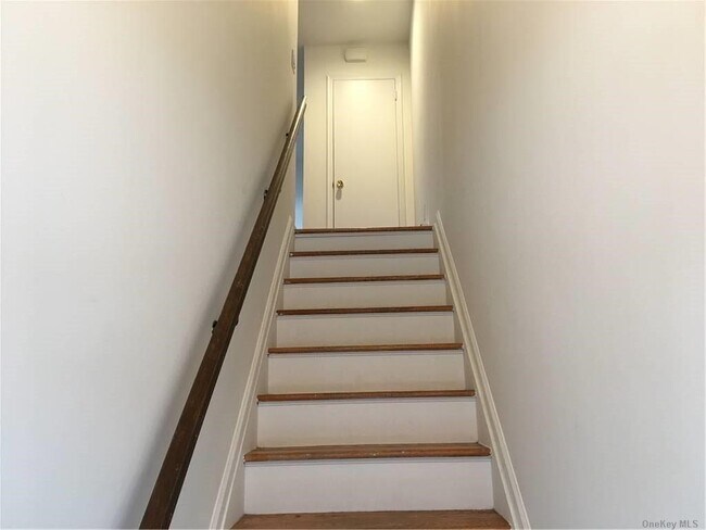 Foto del edificio - 165 Manorhaven Blvd