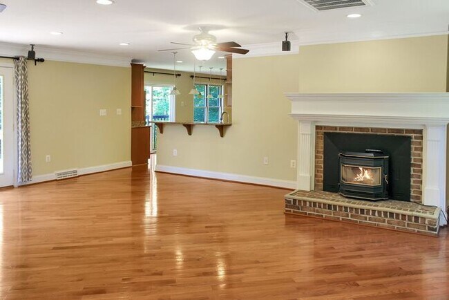 Foto del edificio - Perfect for your family! Spacious 5 Bedroo...