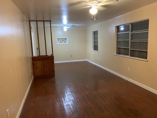 Building Photo - 224 Segura Ave