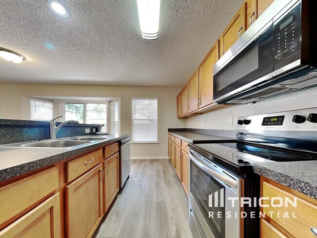 Foto del edificio - 7134 Beekman Lake Dr