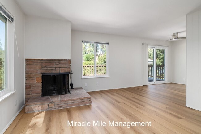 Building Photo - willow