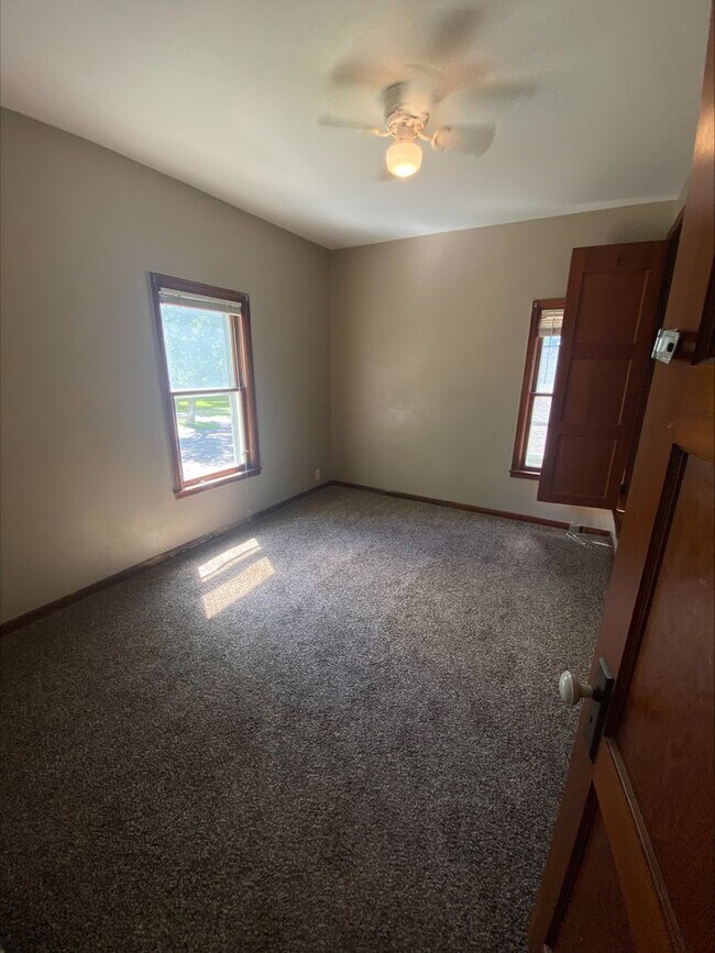 Foto del edificio - 217 2nd St NE