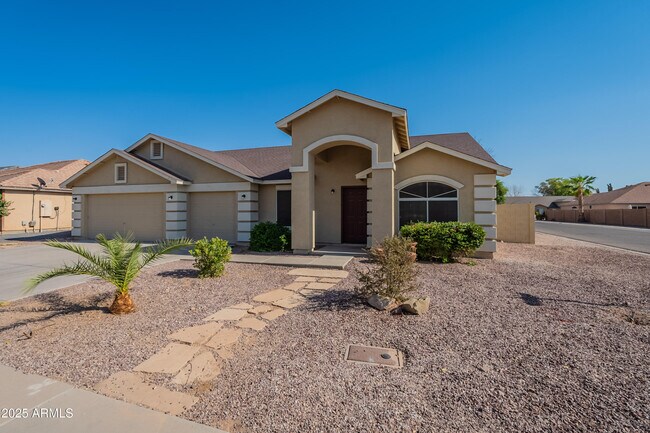 Building Photo - 3735 E Rousay Dr
