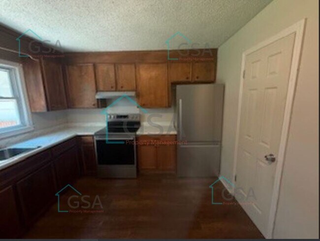 Building Photo - 3 Bedroom 1.5 Bath!