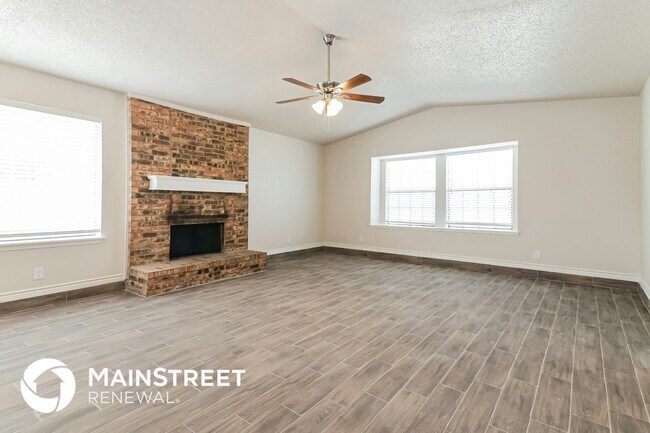 Foto del edificio - 2718 Holy Cross Ln