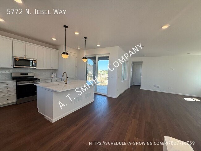 Foto del edificio - 5772 N Jebel Wy