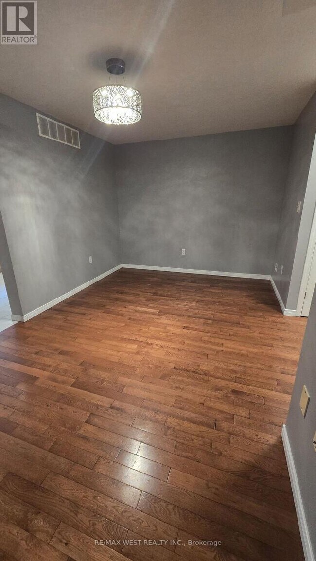 Building Photo - 203 Langlaw Dr