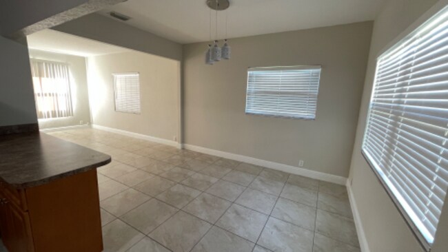 Foto del edificio - 3819 Davis Rd