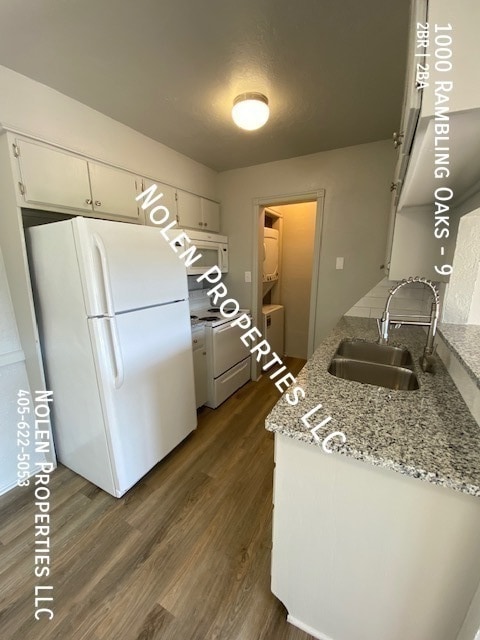 Building Photo - 1000 Rambling Oaks Dr