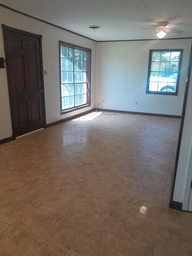 Foto del edificio - 1721 George Dr