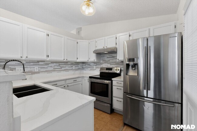 Foto del edificio - Lovely Remodeled 3BR House in Castle Rock